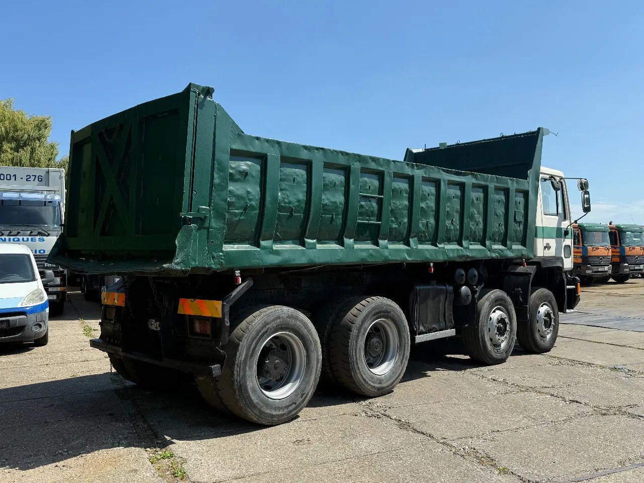 Tipper MAN 35.372 8X4 Tipper Spring/Spring ZF Manual Gear E: picture 20