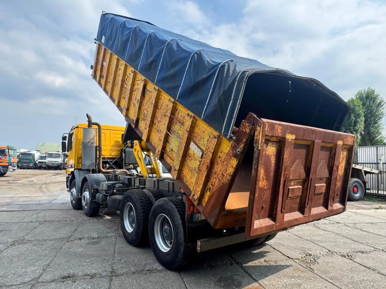 Mercedes-Benz Actros 3235 V6 8X4 Tipper Spring/Spring Manual G - Tipper: picture 3 Mercedes-Benz Actros 3235 V6 8X4 Tipper Spring/Spring Manual G - Tipper: picture 3