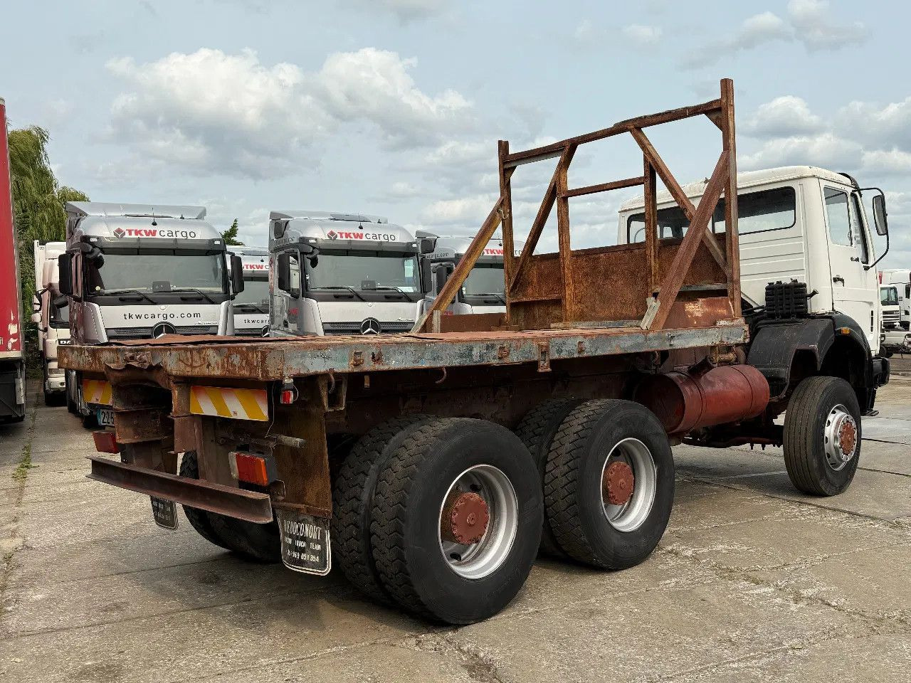 Mercedes-Benz SK 2628 V8 6X6 Platform Spring/Spring Manual gea - Dropside/ Flatbed truck: picture 4 Mercedes-Benz SK 2628 V8 6X6 Platform Spring/Spring Manual gea - Dropside/ Flatbed truck: picture 4