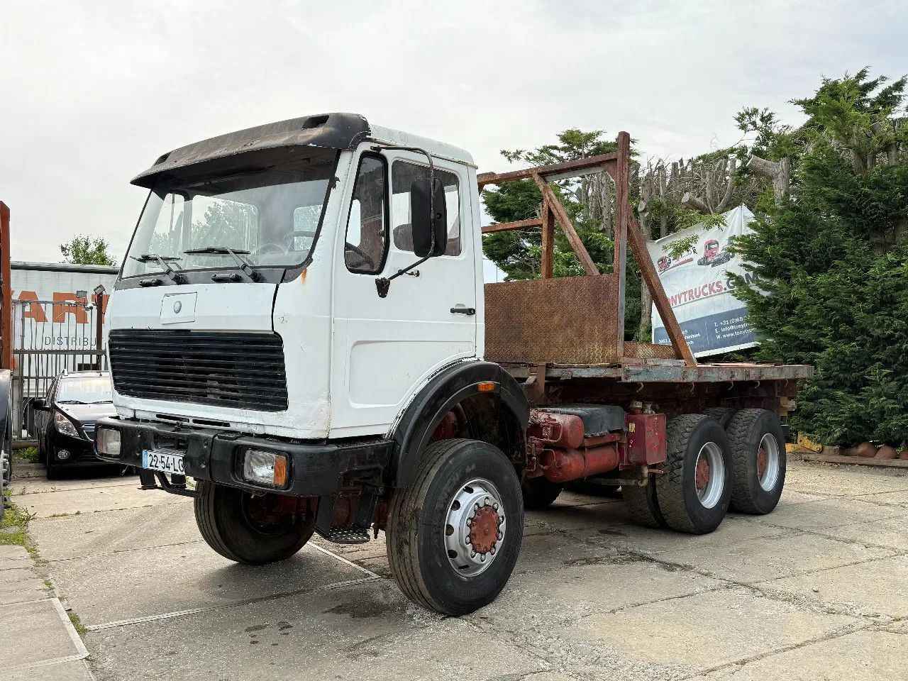 Mercedes-Benz SK 2628 V8 6X6 Platform Spring/Spring Manual gea - Dropside/ Flatbed truck: picture 2 Mercedes-Benz SK 2628 V8 6X6 Platform Spring/Spring Manual gea - Dropside/ Flatbed truck: picture 2