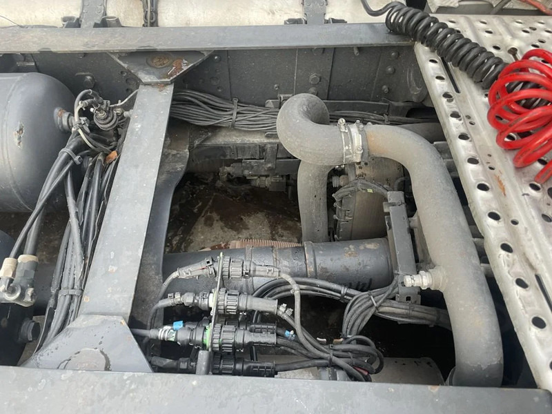 Scania R560 V8 4X2 Tractor-unit Retarder Euro5 - Tractor unit: picture 5 Scania R560 V8 4X2 Tractor-unit Retarder Euro5 - Tractor unit: picture 5