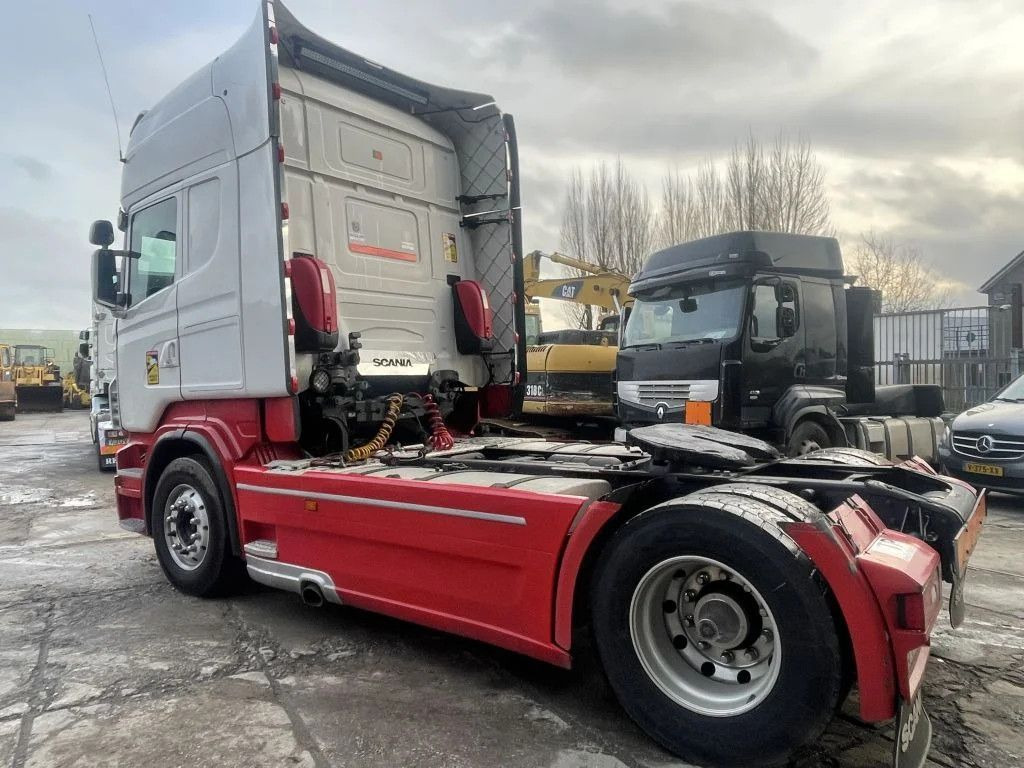 Scania R560 V8 4X2 Tractor-unit Retarder Euro5 Scania R560 V8 4X2 Tractor-unit Retarder Euro5 - Tractor unit: picture 3 Scania R560 V8 4X2 Tractor-unit Retarder Euro5 Scania R560 V8 4X2 Tractor-unit Retarder Euro5 - Tractor unit: picture 3