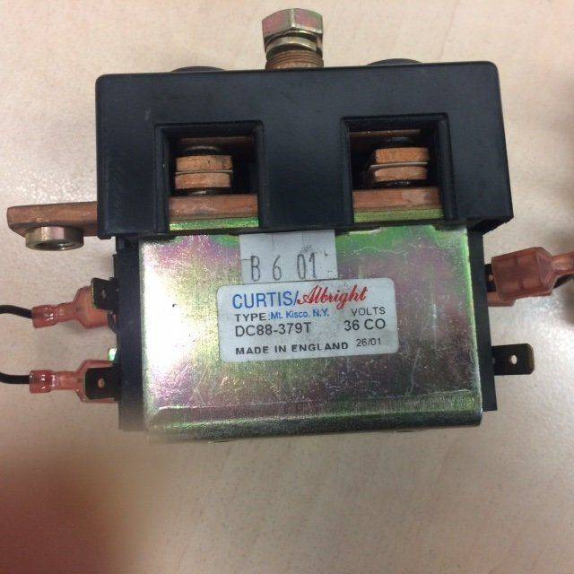 2X Contactors for Scrubber vacuum cleaner Nilfisk BR 850 - Electrical system for Cleaning machinery: picture 4 2X Contactors for Scrubber vacuum cleaner Nilfisk BR 850 - Electrical system for Cleaning machinery: picture 4