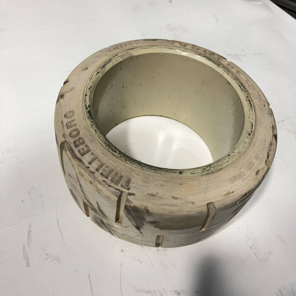 2X Trelleborg 260-130-170 NM tyres - Tire for Material handling equipment: picture 4 2X Trelleborg 260-130-170 NM tyres - Tire for Material handling equipment: picture 4