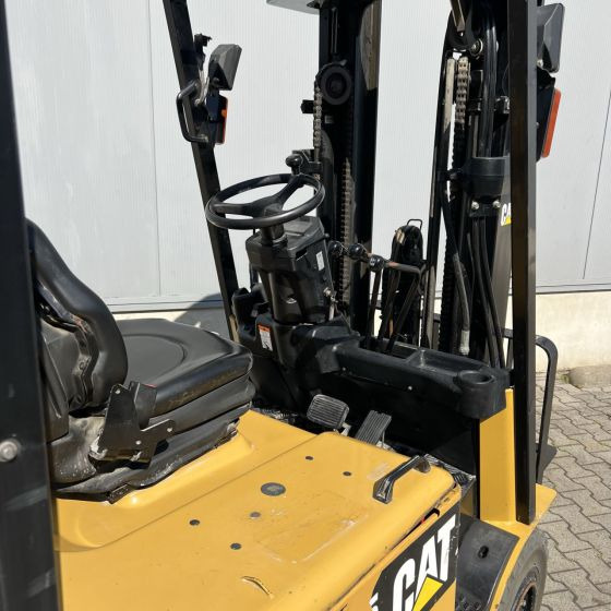 Caterpillar EP25K-PAC - Electric forklift: picture 3 Caterpillar EP25K-PAC - Electric forklift: picture 3