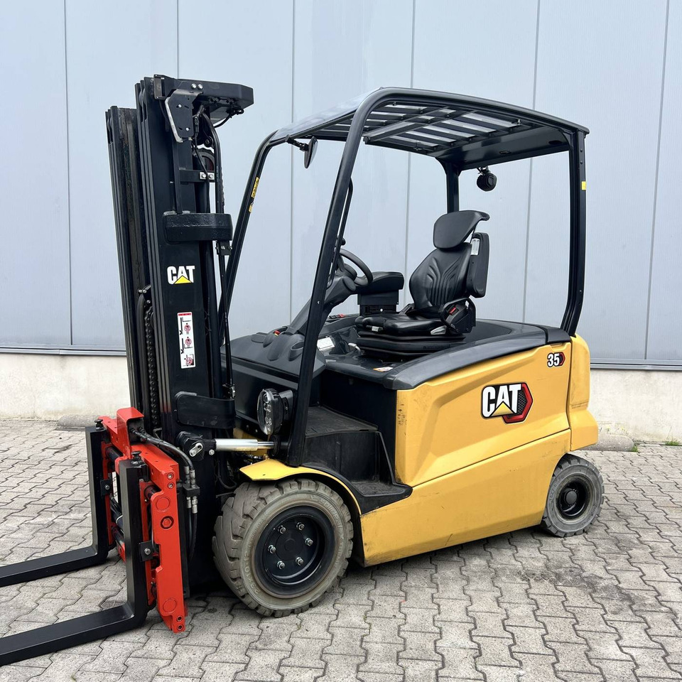 Caterpillar EP35N-80E - Electric forklift: picture 1 Caterpillar EP35N-80E - Electric forklift: picture 1