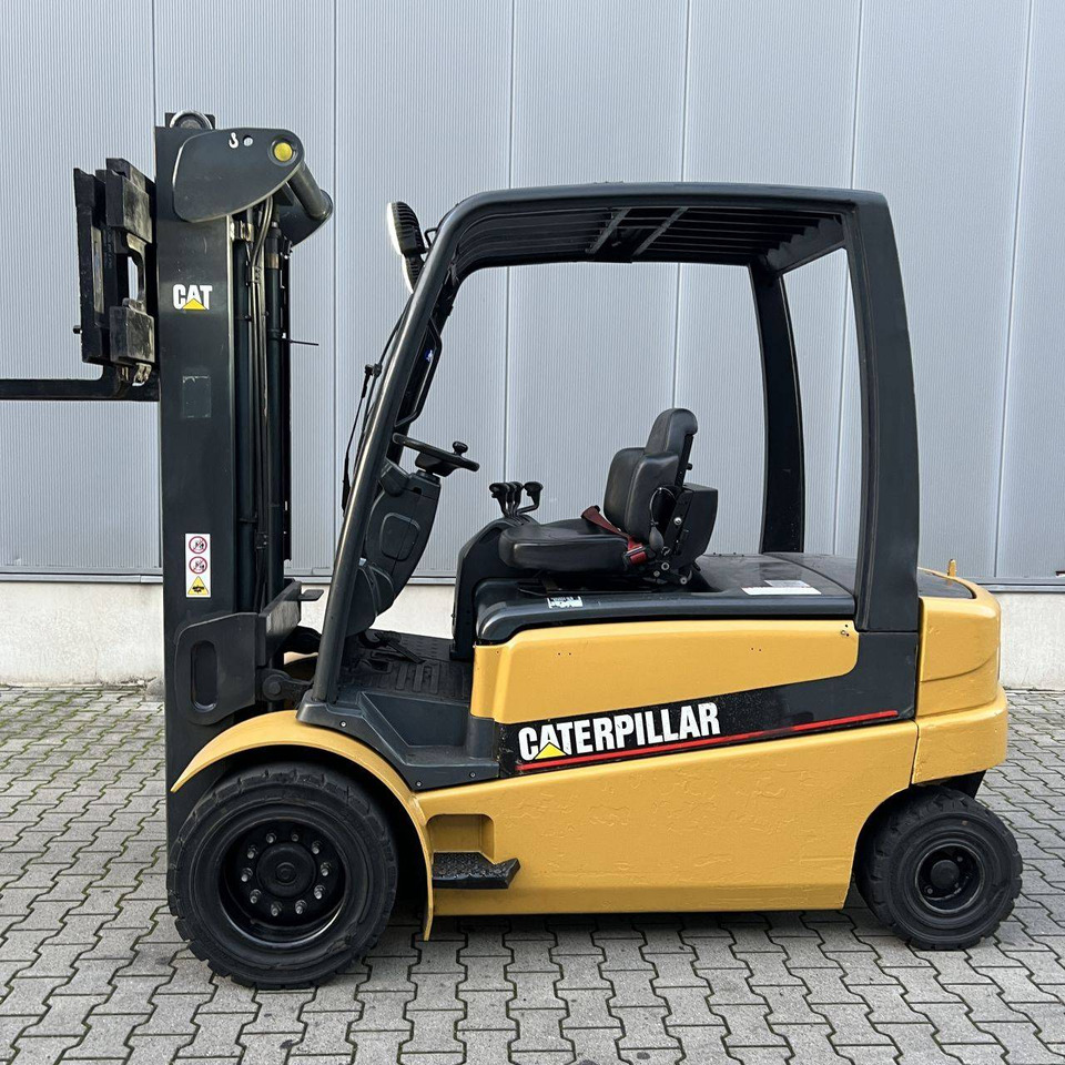 Caterpillar EP50 - Electric forklift: picture 4 Caterpillar EP50 - Electric forklift: picture 4