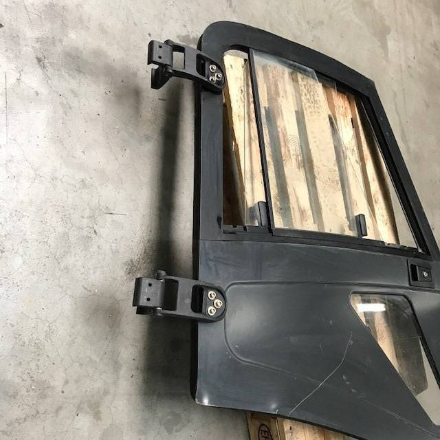 Door Right for Linde /391/ - Door and parts for Material handling equipment: picture 3 Door Right for Linde /391/ - Door and parts for Material handling equipment: picture 3