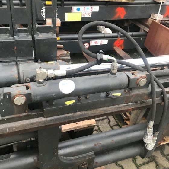Dürwen Triple pallet handler - Forks for Material handling equipment: picture 4 Dürwen Triple pallet handler - Forks for Material handling equipment: picture 4