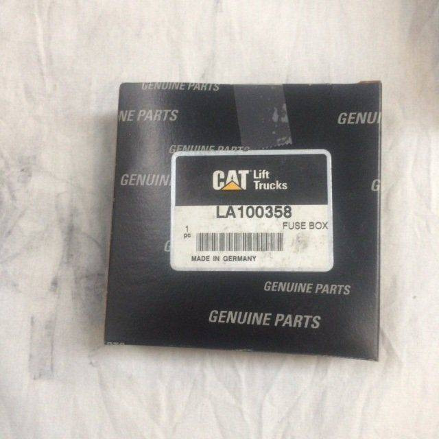 Fuse box for Caterpillar / Mitsubishi - Fuse for Material handling equipment: picture 2 Fuse box for Caterpillar / Mitsubishi - Fuse for Material handling equipment: picture 2