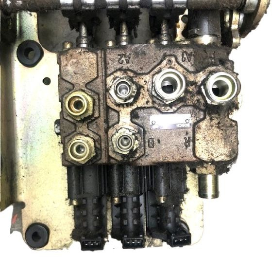 Hydraulic control valve for Still - Hydraulic valve for Material handling equipment: picture 2 Hydraulic control valve for Still - Hydraulic valve for Material handling equipment: picture 2