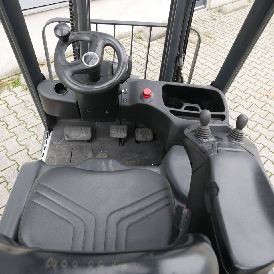 Linde E16C (386-02) EVO - Electric forklift: picture 4 Linde E16C (386-02) EVO - Electric forklift: picture 4