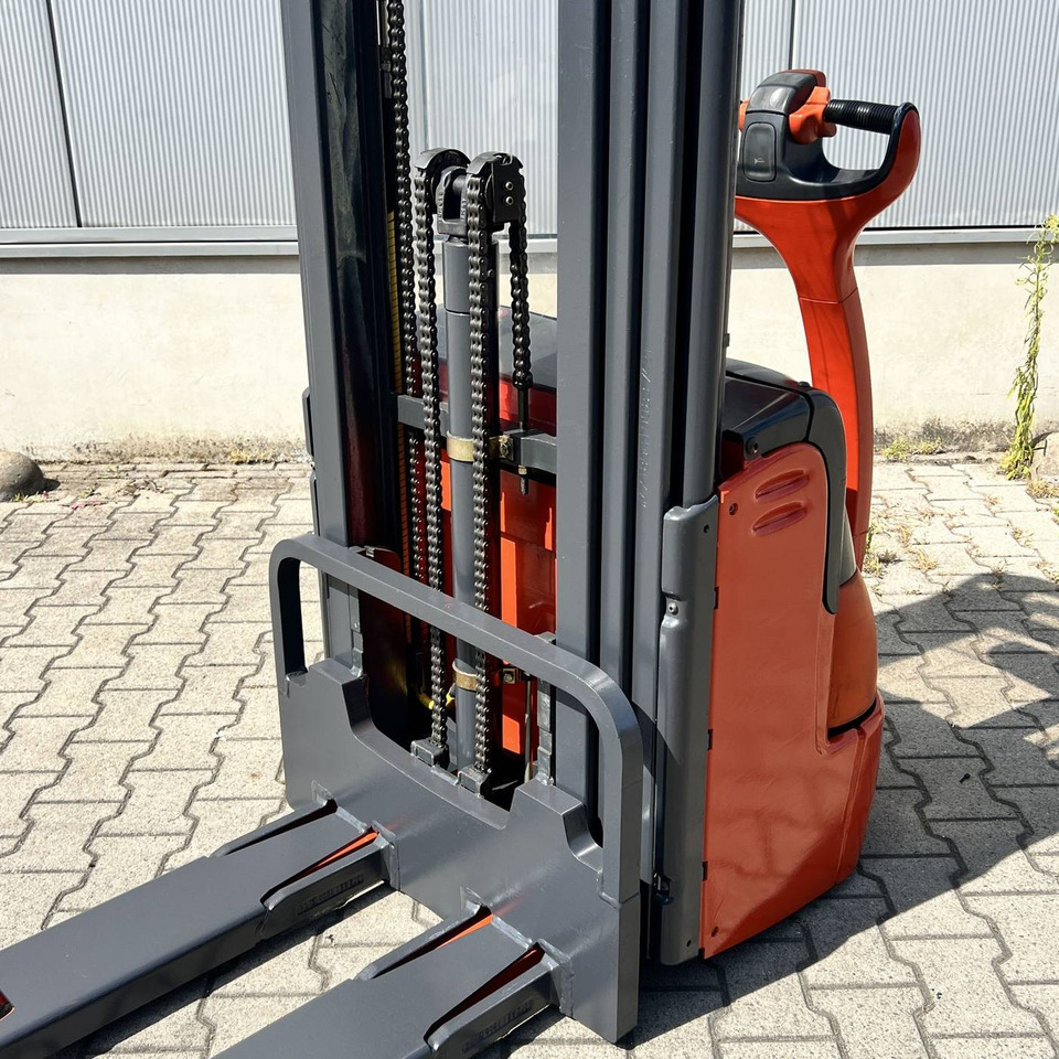 Stacker Linde L12 (379): picture 10 Stacker Linde L12 (379): picture 10