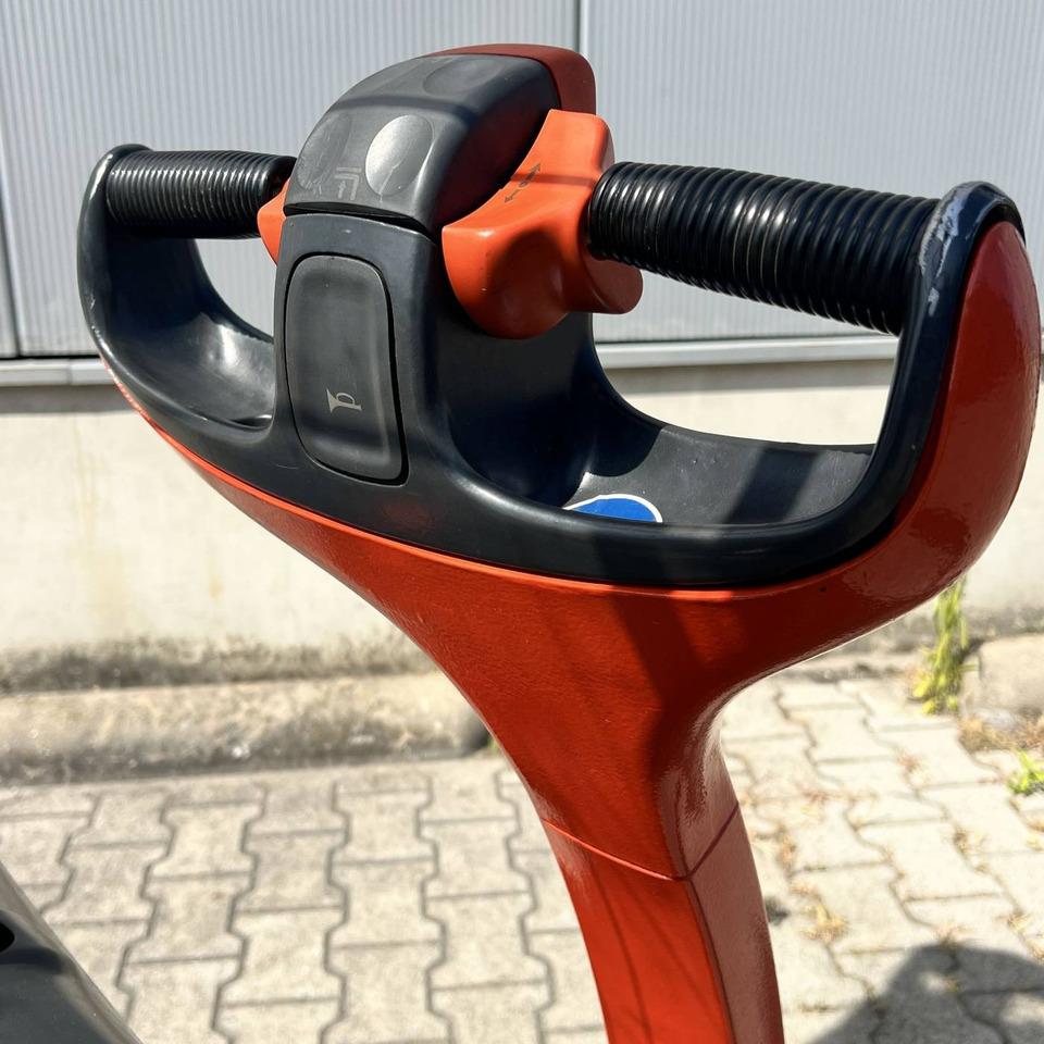 Stacker Linde L12 (379): picture 11 Stacker Linde L12 (379): picture 11