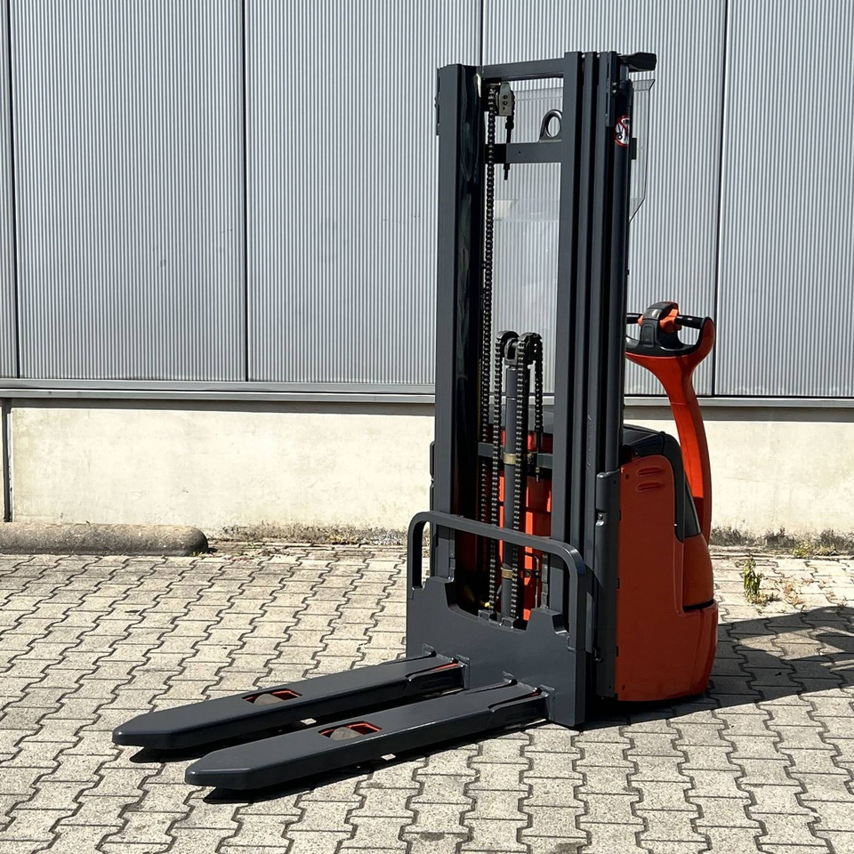 Stacker Linde L12 (379): picture 9 Stacker Linde L12 (379): picture 9