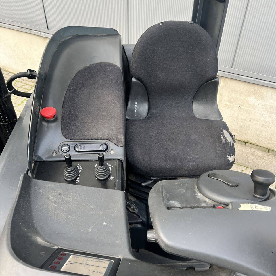 Linde R16SHD-12 - Reach truck: picture 4 Linde R16SHD-12 - Reach truck: picture 4
