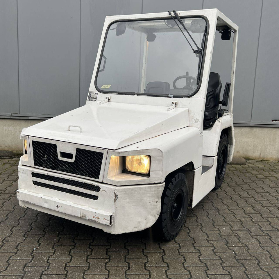 Nissan FV02A25U - Tow tractor: picture 1 Nissan FV02A25U - Tow tractor: picture 1
