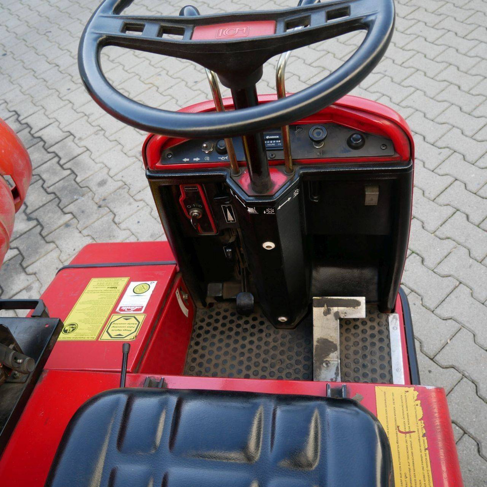 RCM 703H (LPG) - Industrial sweeper: picture 4 RCM 703H (LPG) - Industrial sweeper: picture 4