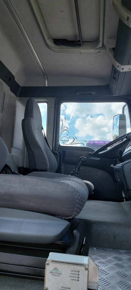 MAN - Tanker truck: picture 3 MAN - Tanker truck: picture 3