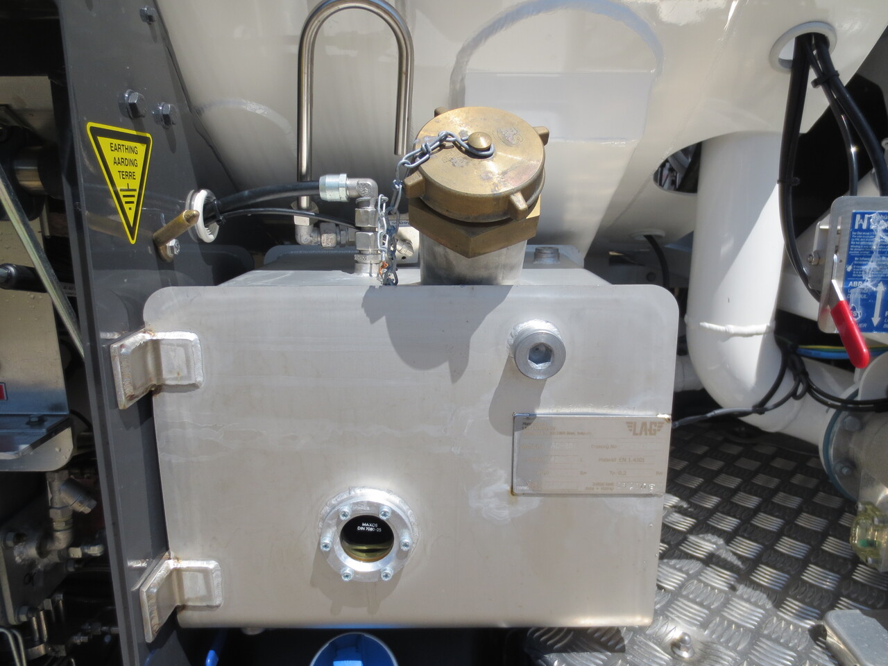 SCANIA G370 - Tanker truck: picture 5 SCANIA G370 - Tanker truck: picture 5