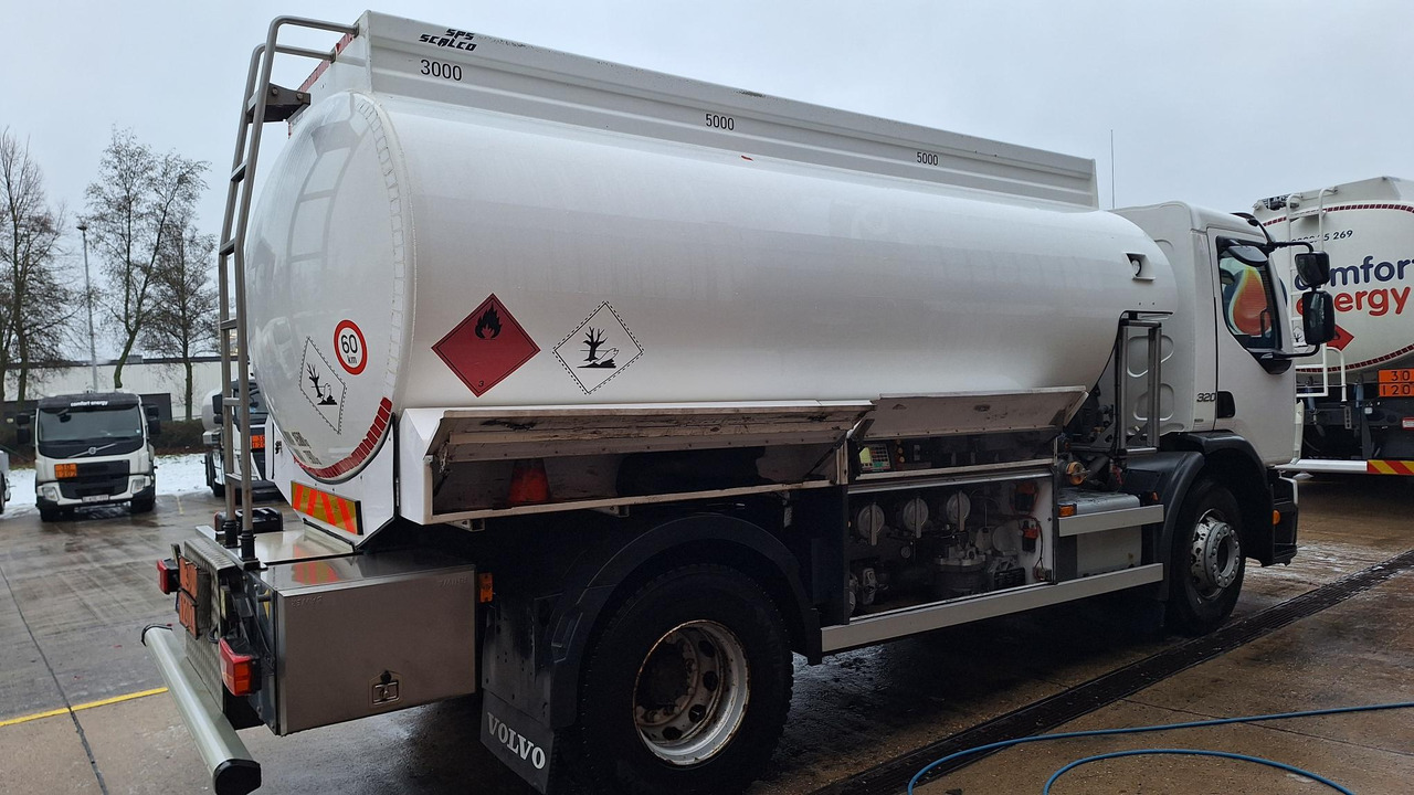 VOLVO FE320 - Tanker truck: picture 4 VOLVO FE320 - Tanker truck: picture 4