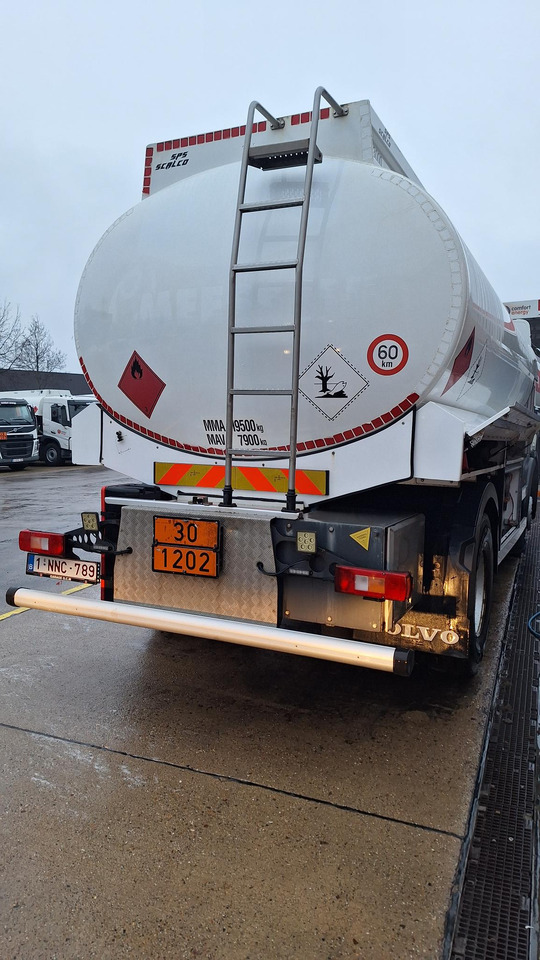 VOLVO FE320 - Tanker truck: picture 5 VOLVO FE320 - Tanker truck: picture 5