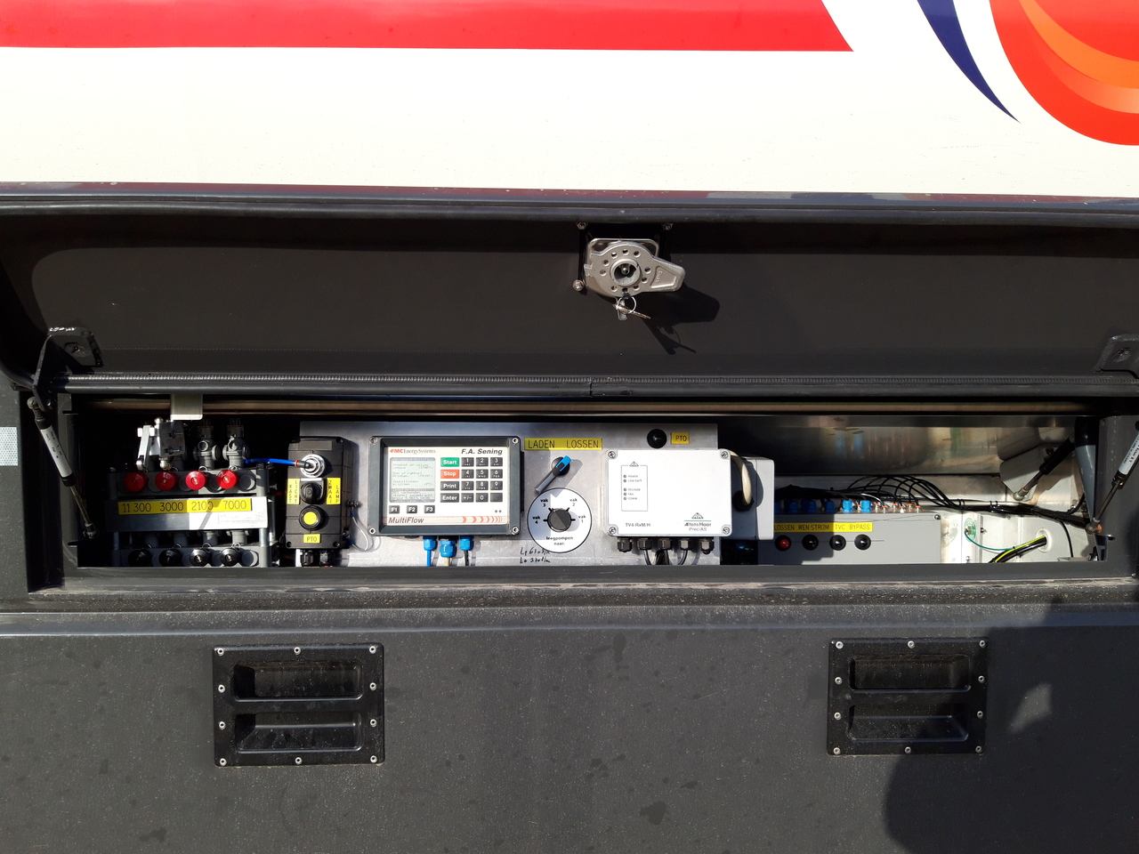 VOLVO FM - Tanker truck: picture 2 VOLVO FM - Tanker truck: picture 2