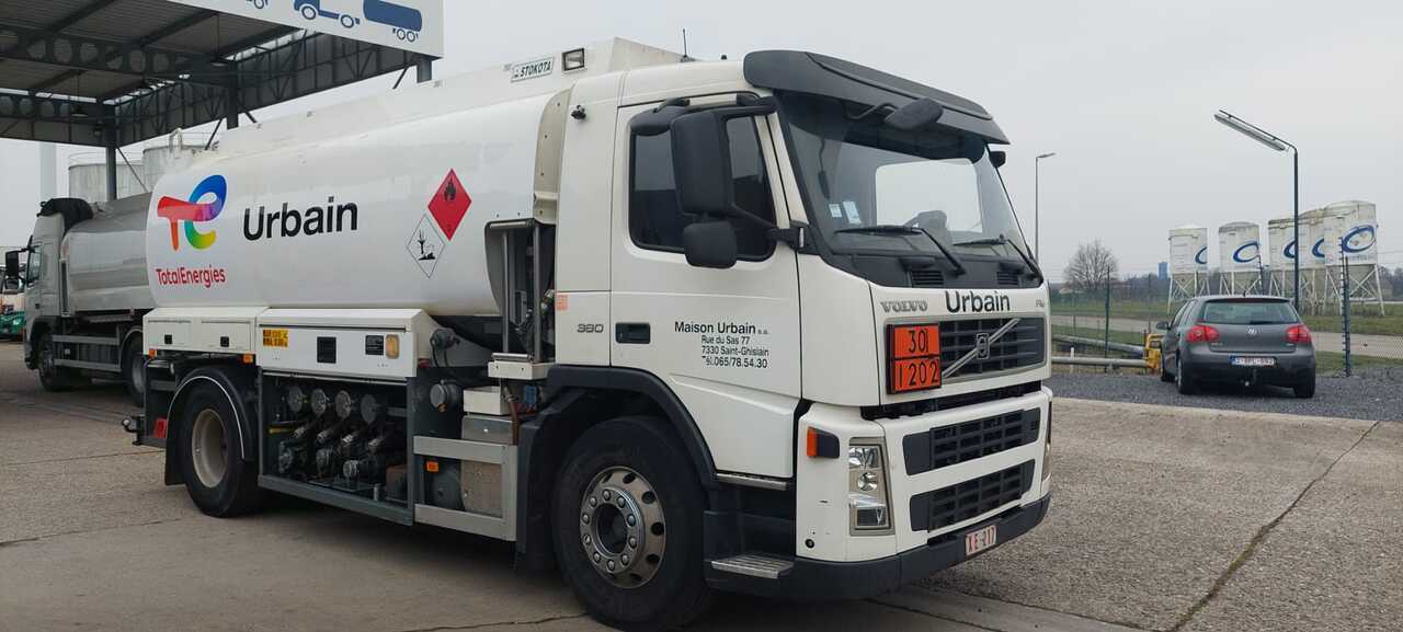 Tanker truck VOLVO FM: picture 8