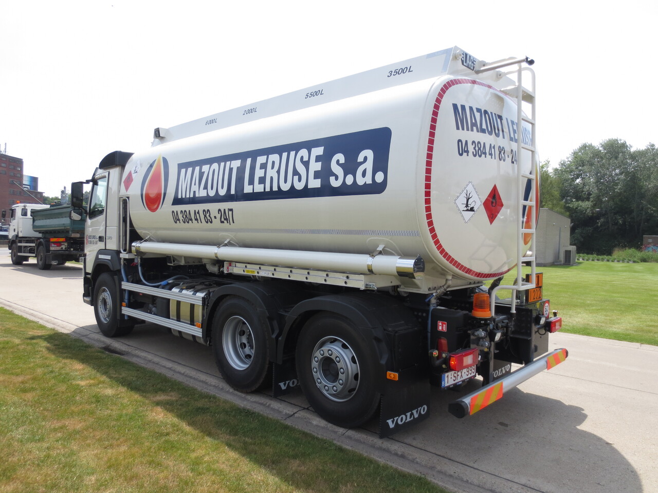 Tanker truck Volvo FM: picture 8