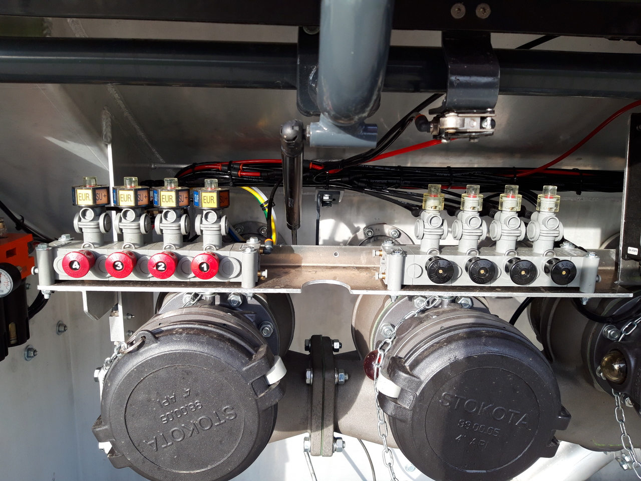 Volvo FM - Tanker truck: picture 3 Volvo FM - Tanker truck: picture 3