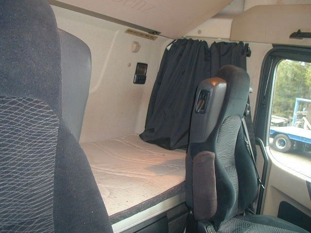 Mercedes-Benz 1843 - Tractor unit: picture 5 Mercedes-Benz 1843 - Tractor unit: picture 5