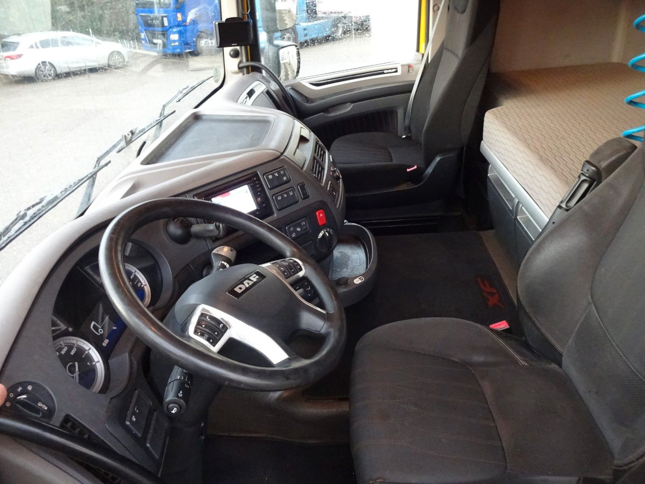 Container transporter/ Swap body truck DAF XF 480, Jumbo BDF, SSC, Standklima, Intarder: picture 14