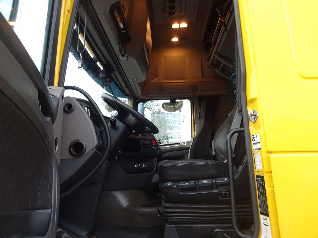 Container transporter/ Swap body truck DAF XF 480, Jumbo BDF, SSC, Standklima, Intarder: picture 13