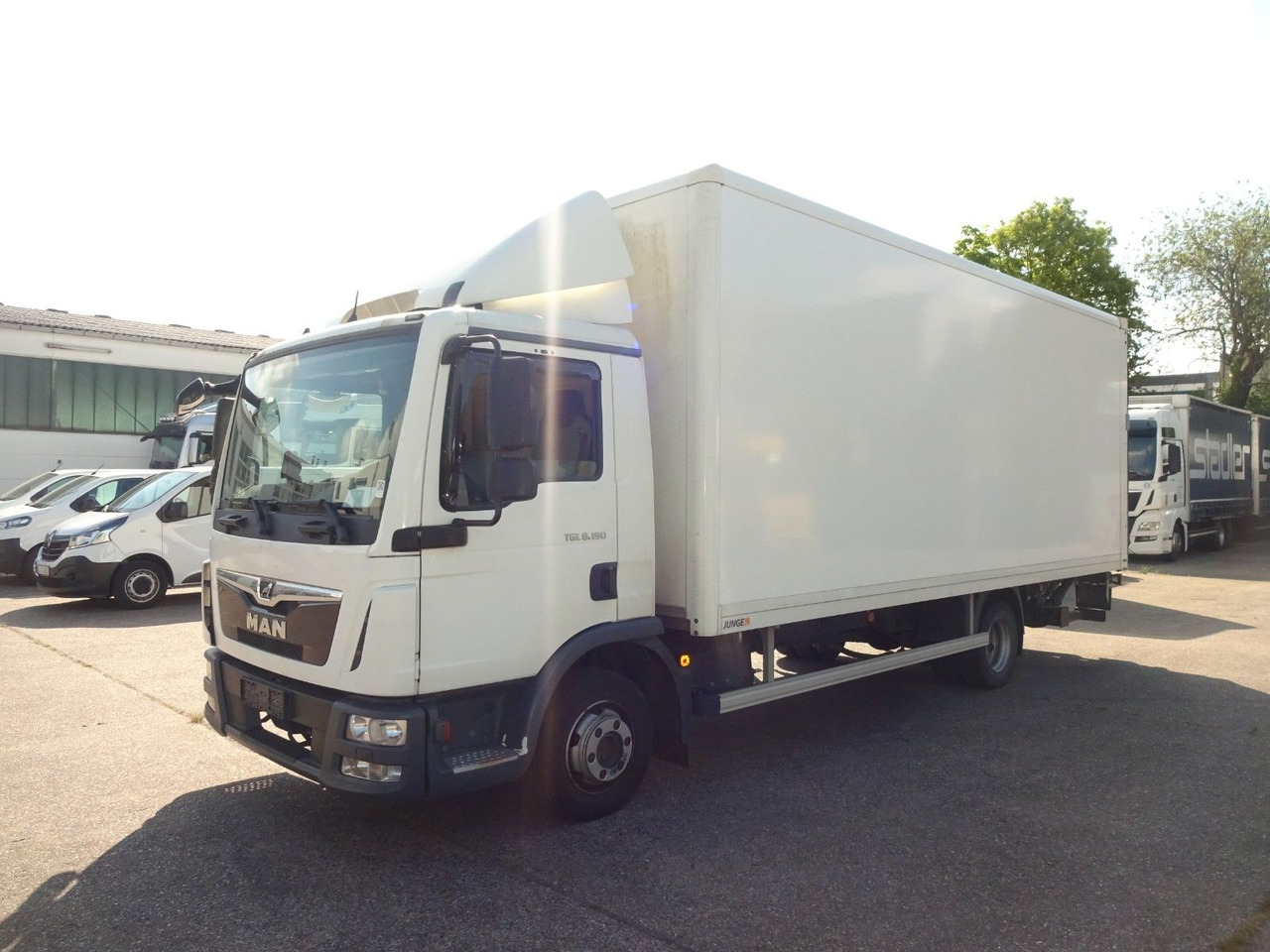 MAN TGL 8.190, LBW, Luft, Tempomat, Standheizung - Closed box van: picture 2 MAN TGL 8.190, LBW, Luft, Tempomat, Standheizung - Closed box van: picture 2