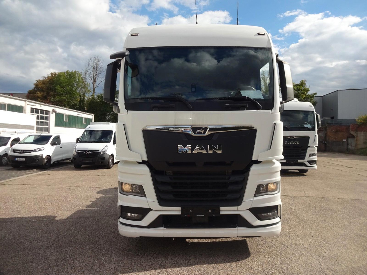 MAN TGX 18.470, XLX, Retarder, ACC, 2 x Tank - Tractor unit: picture 2 MAN TGX 18.470, XLX, Retarder, ACC, 2 x Tank - Tractor unit: picture 2