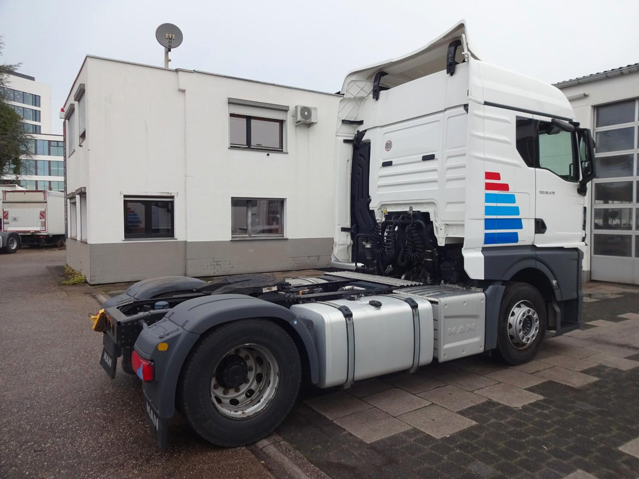 MAN TGX 18.470, XLX, Retarder, ACC, 2 x Tank - Tractor unit: picture 5 MAN TGX 18.470, XLX, Retarder, ACC, 2 x Tank - Tractor unit: picture 5