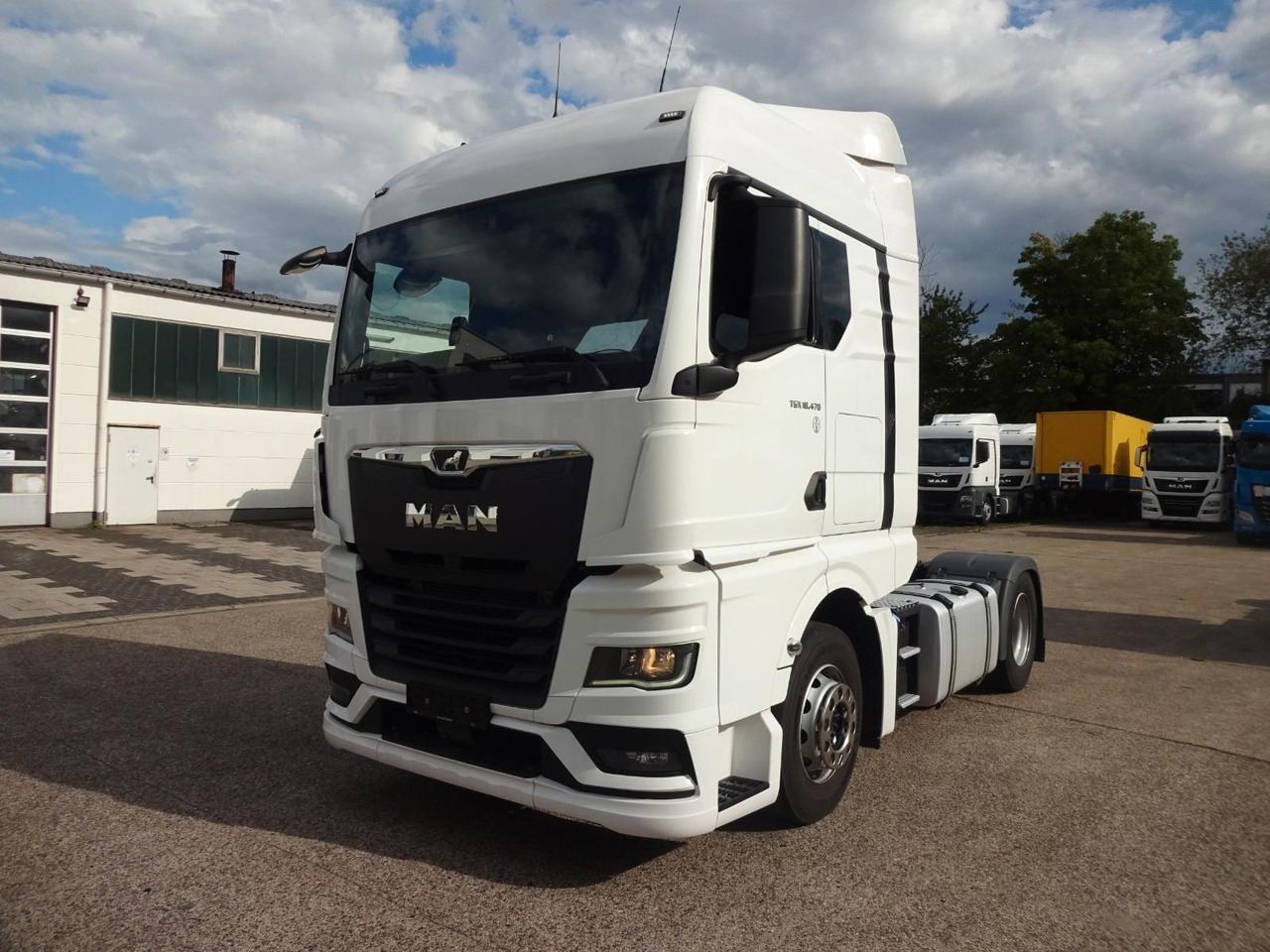MAN TGX 18.470, XLX, Retarder, ACC, 2 x Tank - Tractor unit: picture 4 MAN TGX 18.470, XLX, Retarder, ACC, 2 x Tank - Tractor unit: picture 4
