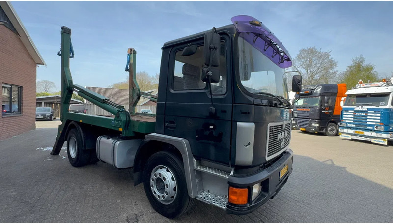 MAN 12.232 F 4X2 Portaalarm 454.090KM NL Truck, Top conditie! - Skip loader truck: picture 2 MAN 12.232 F 4X2 Portaalarm 454.090KM NL Truck, Top conditie! - Skip loader truck: picture 2