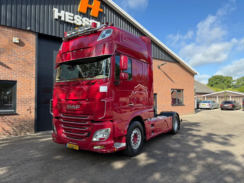 DAF XF 460 SSC Super Space Manual Hydraulic Special interior - Tractor unit: picture 1 DAF XF 460 SSC Super Space Manual Hydraulic Special interior - Tractor unit: picture 1