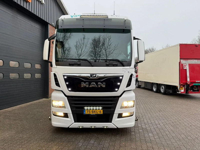 MAN TGX 18.420 XXL Lowdeck Standairco 2x tank 626.025KM! Smarttacho 2 NL Truck - Tractor unit: picture 5 MAN TGX 18.420 XXL Lowdeck Standairco 2x tank 626.025KM! Smarttacho 2 NL Truck - Tractor unit: picture 5