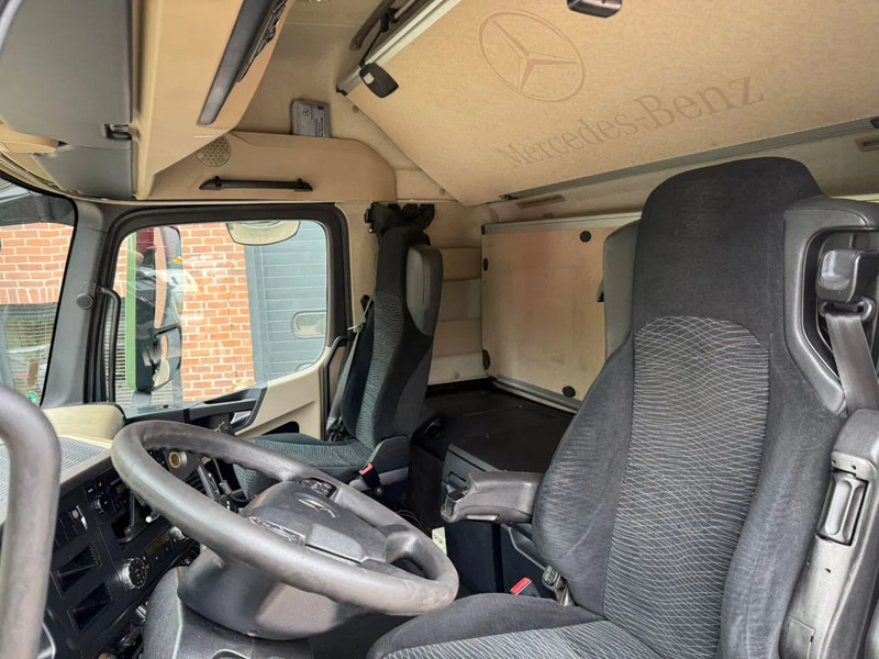 Mercedes-Benz Actros 1842 4X2 Streamspace Side skirts 2x tank NL Truck - Tractor unit: picture 5 Mercedes-Benz Actros 1842 4X2 Streamspace Side skirts 2x tank NL Truck - Tractor unit: picture 5