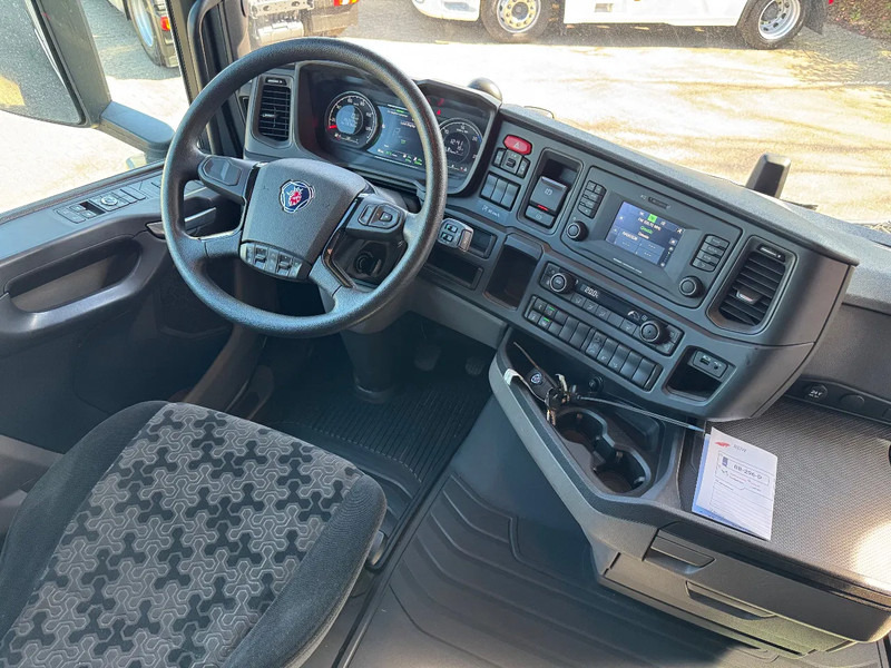 Scania S460 Super Retarder 260.570KM 2X tank Old type dashboard APK 04/2026 - Tractor unit: picture 5 Scania S460 Super Retarder 260.570KM 2X tank Old type dashboard APK 04/2026 - Tractor unit: picture 5