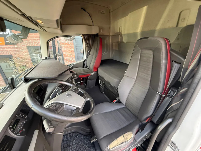 Volvo FH 500 Hydraulic Alcoa ADR Retarder Full air - German truck 699.790KM - Tractor unit: picture 5 Volvo FH 500 Hydraulic Alcoa ADR Retarder Full air - German truck 699.790KM - Tractor unit: picture 5