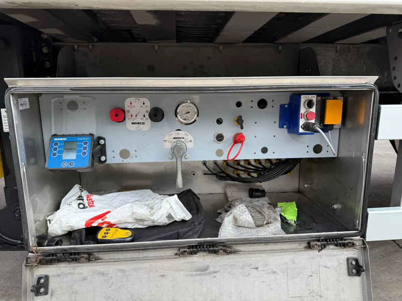 Walking floor semi-trailer kraker CF-ISO Koel / Walkingfloor Thermo King SLX 400 Nieuwstaat: picture 8 Walking floor semi-trailer kraker CF-ISO Koel / Walkingfloor Thermo King SLX 400 Nieuwstaat: picture 8