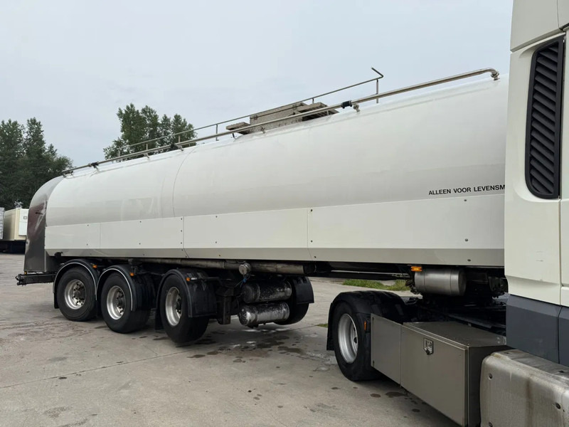 Lako 34.000L RVS/Edelstahl Melk/Milch/Food/Lebensmittel 2X Stuuras - Tanker semi-trailer: picture 5 Lako 34.000L RVS/Edelstahl Melk/Milch/Food/Lebensmittel 2X Stuuras - Tanker semi-trailer: picture 5