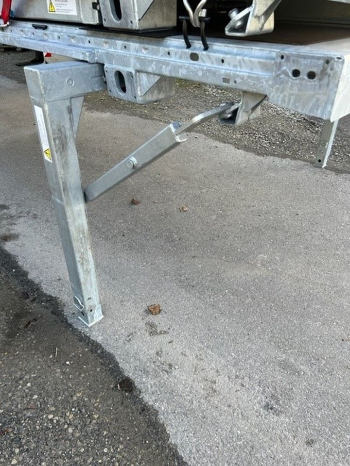 Kögel Wechselrahmen, BDF-System, 7.450 mm lang. - Flatbed body: picture 4 Kögel Wechselrahmen, BDF-System, 7.450 mm lang. - Flatbed body: picture 4