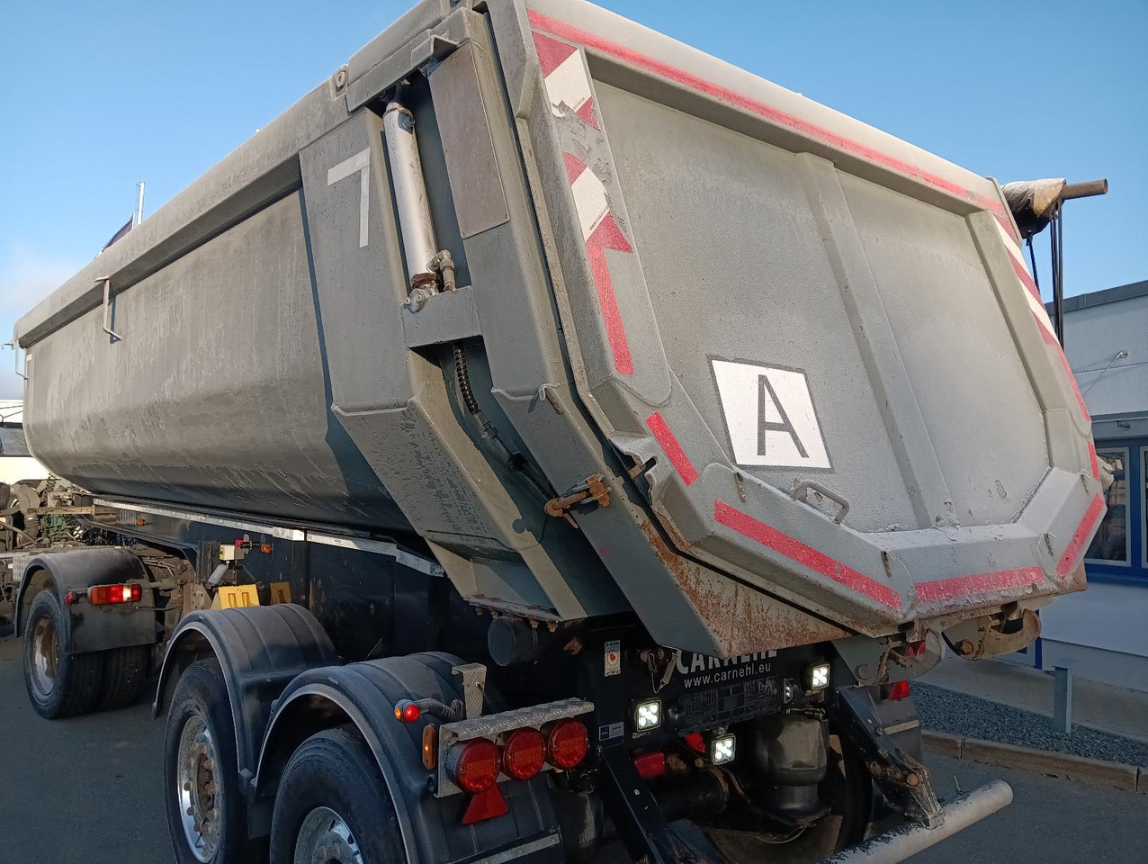 Carnehl CHKS 26m3 5,98t ALCOA Hydr.Klappe HARDOX SAF TÜV - Tipper semi-trailer: picture 5 Carnehl CHKS 26m3 5,98t ALCOA Hydr.Klappe HARDOX SAF TÜV - Tipper semi-trailer: picture 5