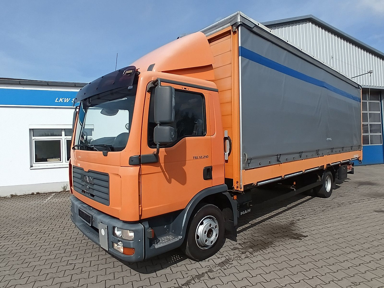 MAN TGL 12.210 4x2 KLIMA,AHK, 7,3m SCHWARZMÜLLER TÜV - Curtain side truck: picture 1 MAN TGL 12.210 4x2 KLIMA,AHK, 7,3m SCHWARZMÜLLER TÜV - Curtain side truck: picture 1