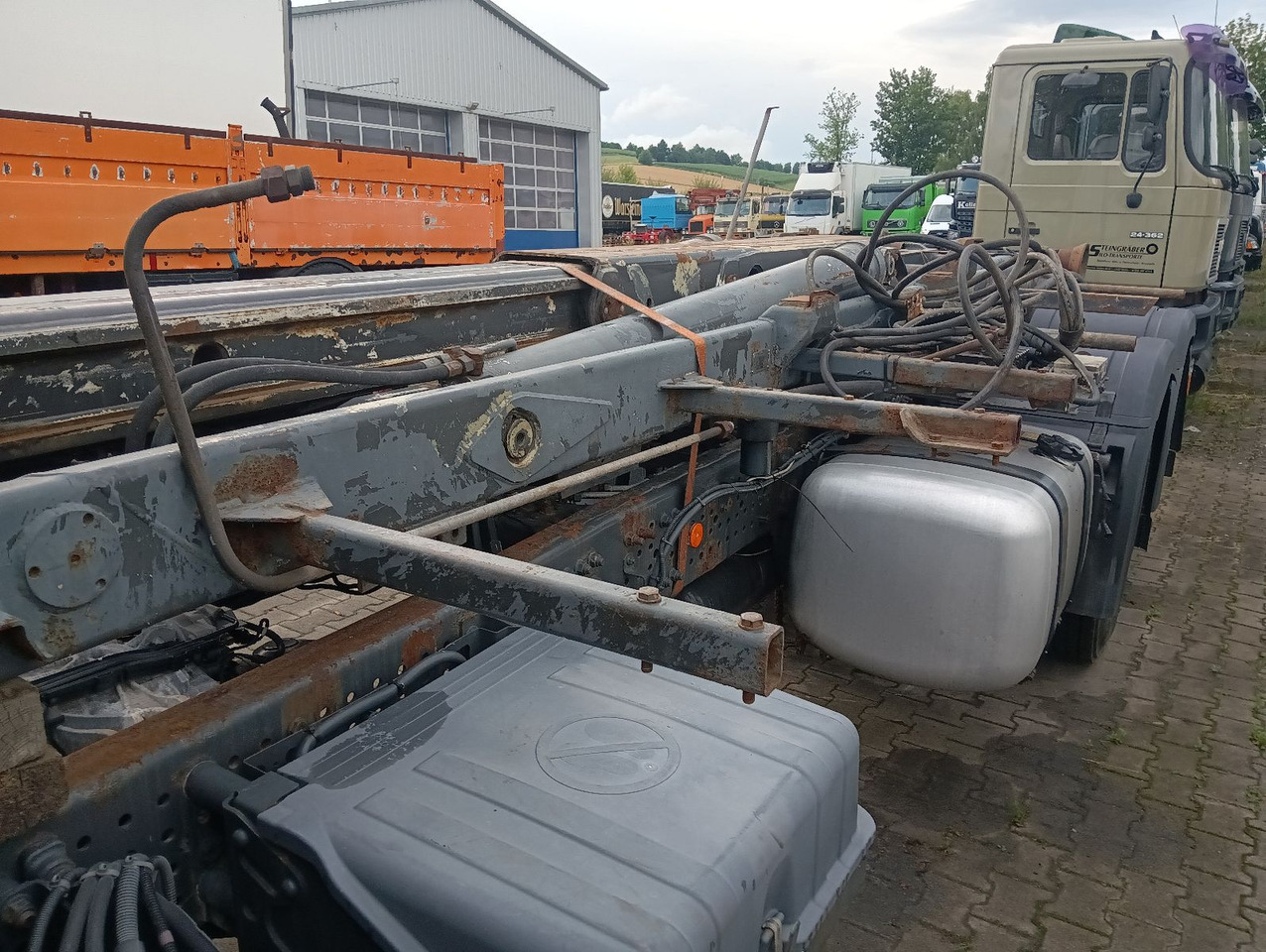Mercedes-Benz 2545 6x2 Lenk/Lift MEILLER RK2070 Luft/Luft - Cab chassis truck: picture 5 Mercedes-Benz 2545 6x2 Lenk/Lift MEILLER RK2070 Luft/Luft - Cab chassis truck: picture 5