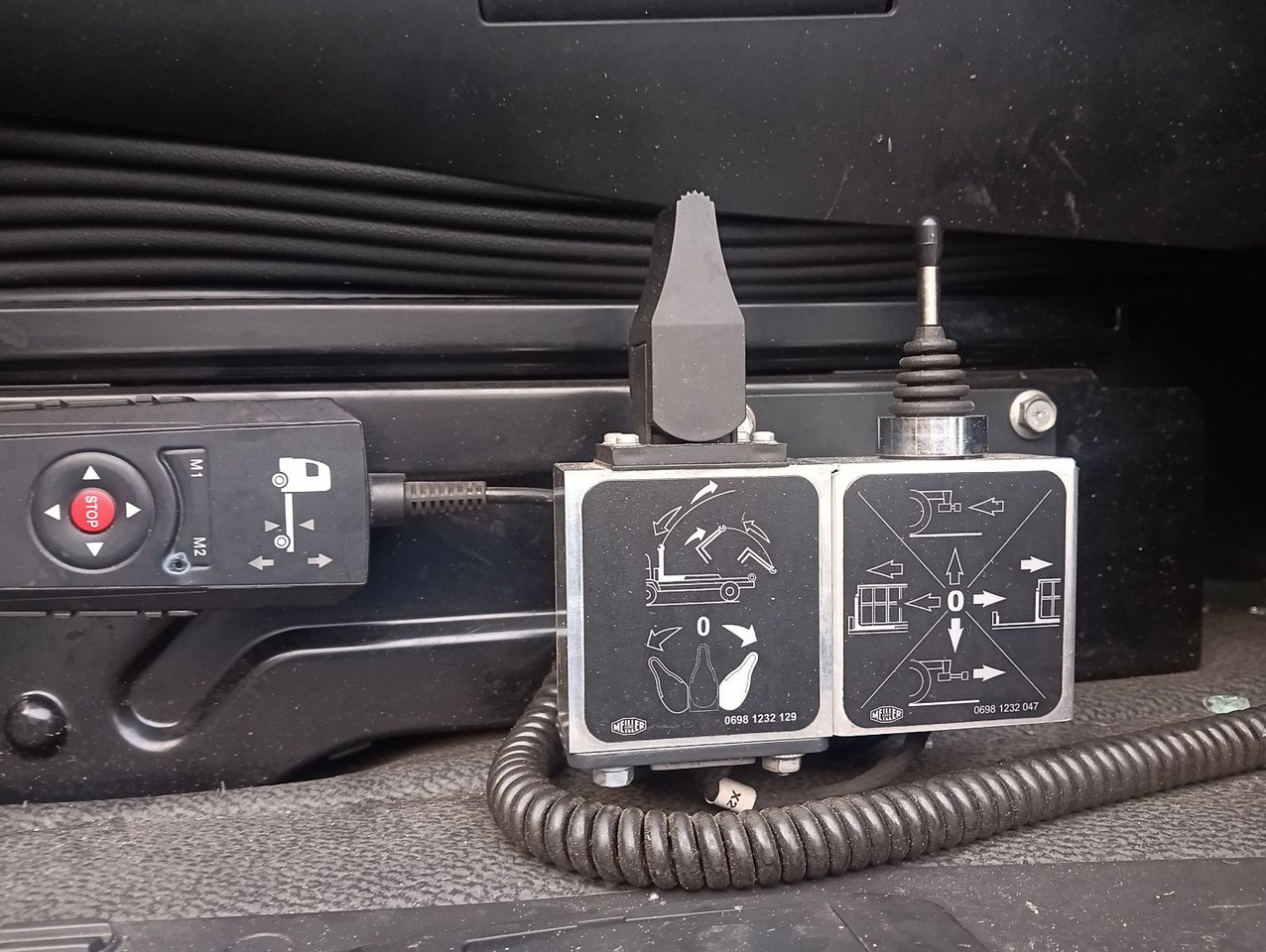 Mercedes-Benz ACTROS 2651 MP5 6x2 MEILLER RETARDER LENKACHS - Hook lift truck: picture 4 Mercedes-Benz ACTROS 2651 MP5 6x2 MEILLER RETARDER LENKACHS - Hook lift truck: picture 4